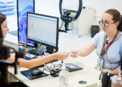 Jovens ampliam participação eleitoral em Santa Catarina para eleições 2026