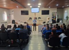 Capacitação orienta profissionais sobre escuta qualificada em Nova Veneza