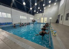 Cocal do Sul começa projeto que usa água para melhorar a vida de quem tem Parkinson