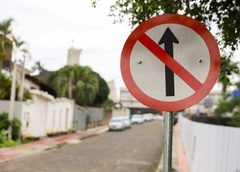 Criciúma amplia mão única perto de escolas em mais de 10 bairros