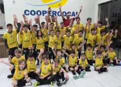 Coopercocal entrega uniformes e celebra crescimento da Escolinha de Futebol Suíço 