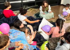 Programa leva alegria para crianças que vivem em acolhimento