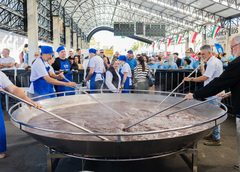 Panela de três metros e 300 quilos de arroz de feijão: contagem regressiva para a CocalFest