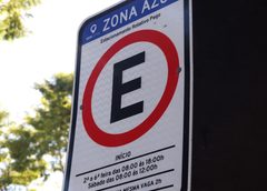 Vereador propõe revisão do estacionamento rotativo em ruas residenciais de Criciúma