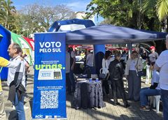 Entidades promovem sensibilização em prol do Voto pelo Sul na Praça Nereu Ramos