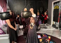Halloween transforma escola de inglês em escape room em Criciúma