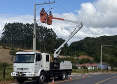 Coopercocal inicia melhorias na iluminação pública em Pedras Grandes e Urussanga